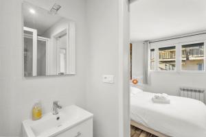 Apartment close from Palais des Congrès