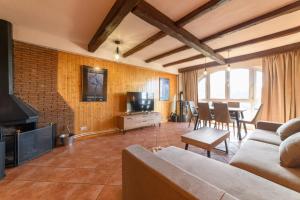 Chalet Makanai by Surynieve