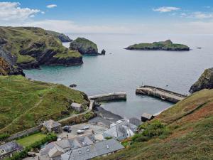2 Bed in Mullion Cove 36430