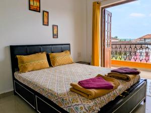 Casa Stay Candolim Holiday Apartments with Pool-Free Parking-WiFi-Powerback up
