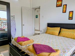Casa Stay Candolim Holiday Apartments with Pool-Free Parking-WiFi-Powerback up
