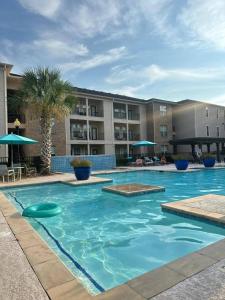 Chic 1BR Retreat in Magnolia Near The Woodlands