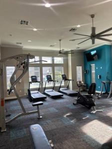 Chic 1BR Retreat in Magnolia Near The Woodlands