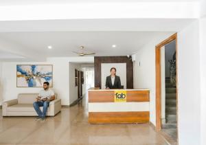 FabHotel Raahi Retreat - Nr Star Mall & 32nd Avenue