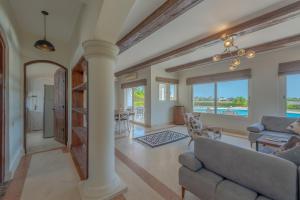 Beautiful 4 BDR Villa With Private Pool