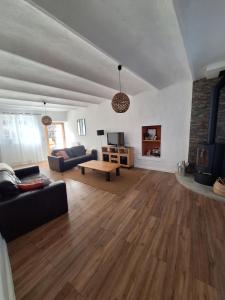 Maison en pierre avec piscine