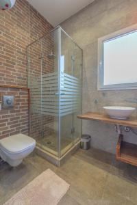 Beautiful 4 BDR Villa With Private Pool