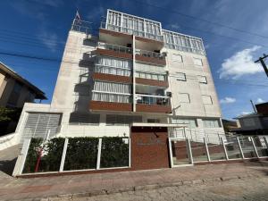 cód 88- Apartamento aconchegante á 100m do mar