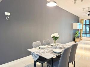 DSummit Suite by Luxecocoo CK Kempas Setia Tropika