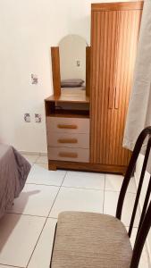 Apartamento em zona nobre com três quartos, sendo um suíte