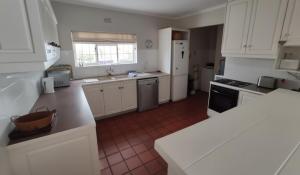 Voëlklip House - Home with Pool & Mountain views