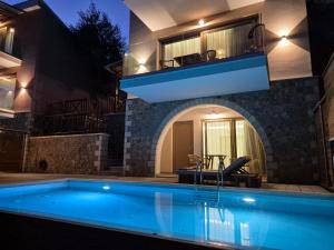 Filoxenia Olive Garden luxury villas and suites