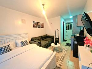 The Velvet Studio - Urban Escape