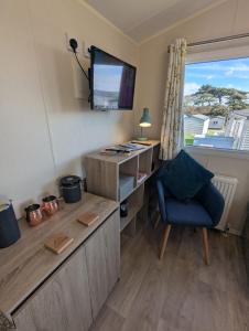 Modern Style Pet Friendly Holiday Home sited on Durdle Door Holiday Park