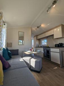 Modern Style Pet Friendly Holiday Home sited on Durdle Door Holiday Park