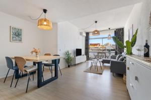 Terraza luminosa, céntrico, a 10 min de la playa