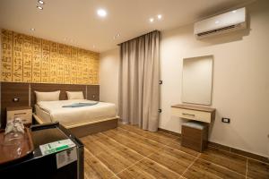 Pyraking Pyramids View Hotel