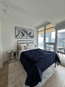 Entire Luxe Condo in Downtown Toronto