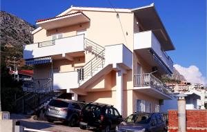 Awesome Apartment In Omis With Wifi