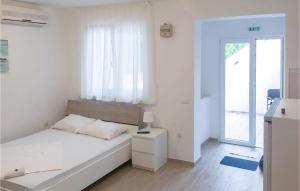 Awesome Apartment In Novalja With Wifi