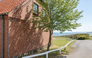 4 Bedroom Beach Front Home In Vinderup