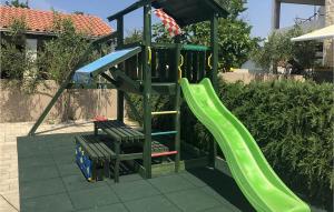 Amazing Apartment In Privlaka