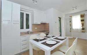 Amazing Apartment In Privlaka