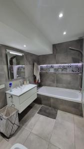 Check and Home - Casa San Luis - 6 Huéspedes en Barrio Chauvin