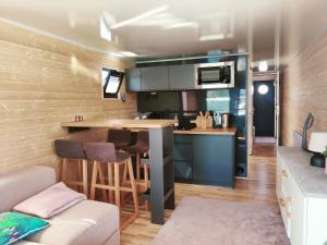 Floating Downtown Apartment