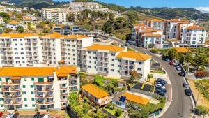 Topaz Scape Garajau Madeira by GRM