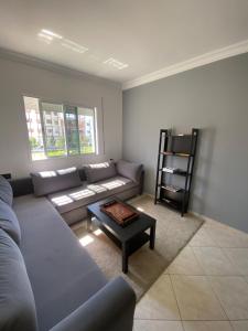 Woven Calm, 2BR Near the Blue City