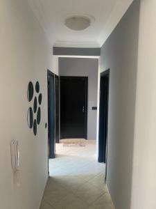 Woven Calm, 2BR Near the Blue City