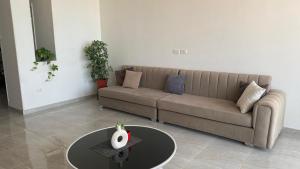 Sea view 3 bedrooms apartment 06