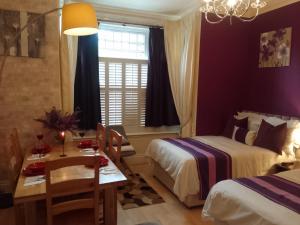 Executive Suite at Ideal home & cottage, Inviting 2 Bedroom apartment, Sleep 6 Ideal for contractors, family & Groups