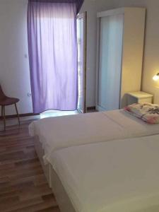 Apartments with parking space Grebastica, Sibenik - 24934