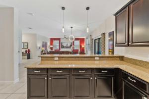 Luxury 6-Bedroom Villa with Private Pool & near Disney