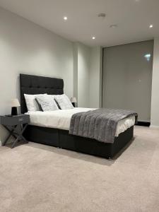 Premium 2BR Apt in City Centre, Deluxe Retreat
