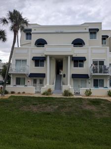 Oceanfront 2br2b, Ocean Views, Heated Pool, Spa