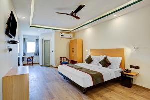 Super Townhouse The Madhav Sector 58 Noida Near ISKCON Temple Noida