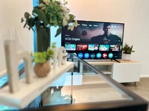 3415 - 2BR Luxury Suite #Free Car Parking# Retreat Near Crown