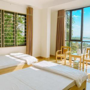 Gate Tuan Chau Hotel