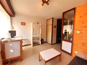 Studio Confort 4 Pers. St-Lary Soulan – Balcon Sud, salle musculation, sauna & jacuzzi - FR-1-457-229