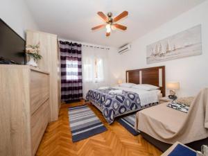 Apartments Scerbe Gordana & Miljenko Rab - Studio Apartment with Terrace 4