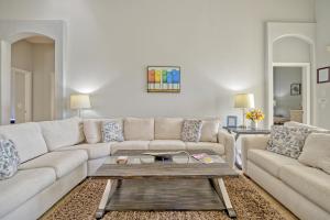 Gorgeous 5 Bed With South Facing Pool