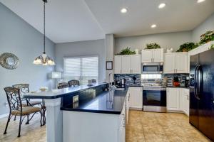 Gorgeous 5 Bed With South Facing Pool