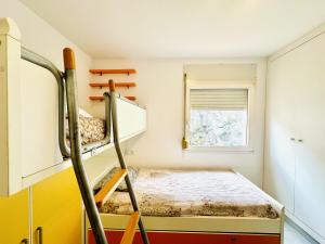 ROCMAR. Apartamento reformado en Roses con vistas al mar. - ES-258-163