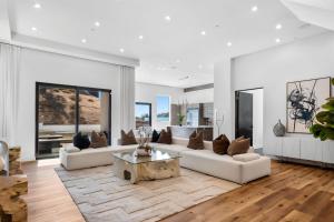 Hollywood Hills Luxury Mansion with Pool & Views