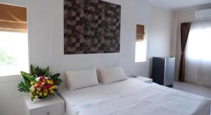 Crystal Place Prathai