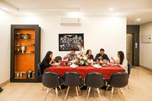 FabHotel La Paz Stay B&B