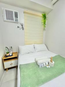 2BR Family Condo for 6pax near IT Park Budget Stay at Urban Deca Homes Banilad by Gerra unit Nathan
